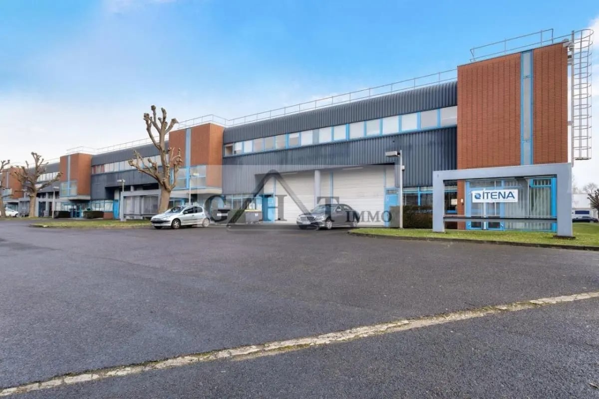 Office in Villepinte for lease Building Photo- Image 1 of 5