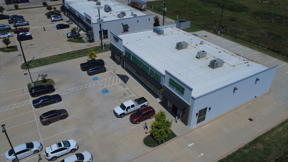 7333 Fairmont Pky, Pasadena, TX for lease - Building Photo - Image 3 of 11