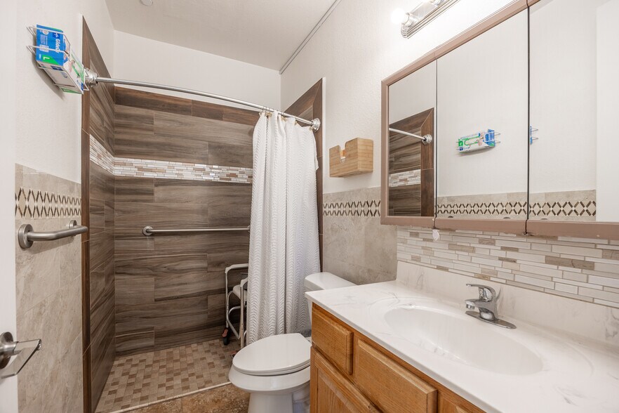 13000 N Assisted Living Street, Phoenix, AZ à vendre - Photo du bâtiment - Image 2 de 15