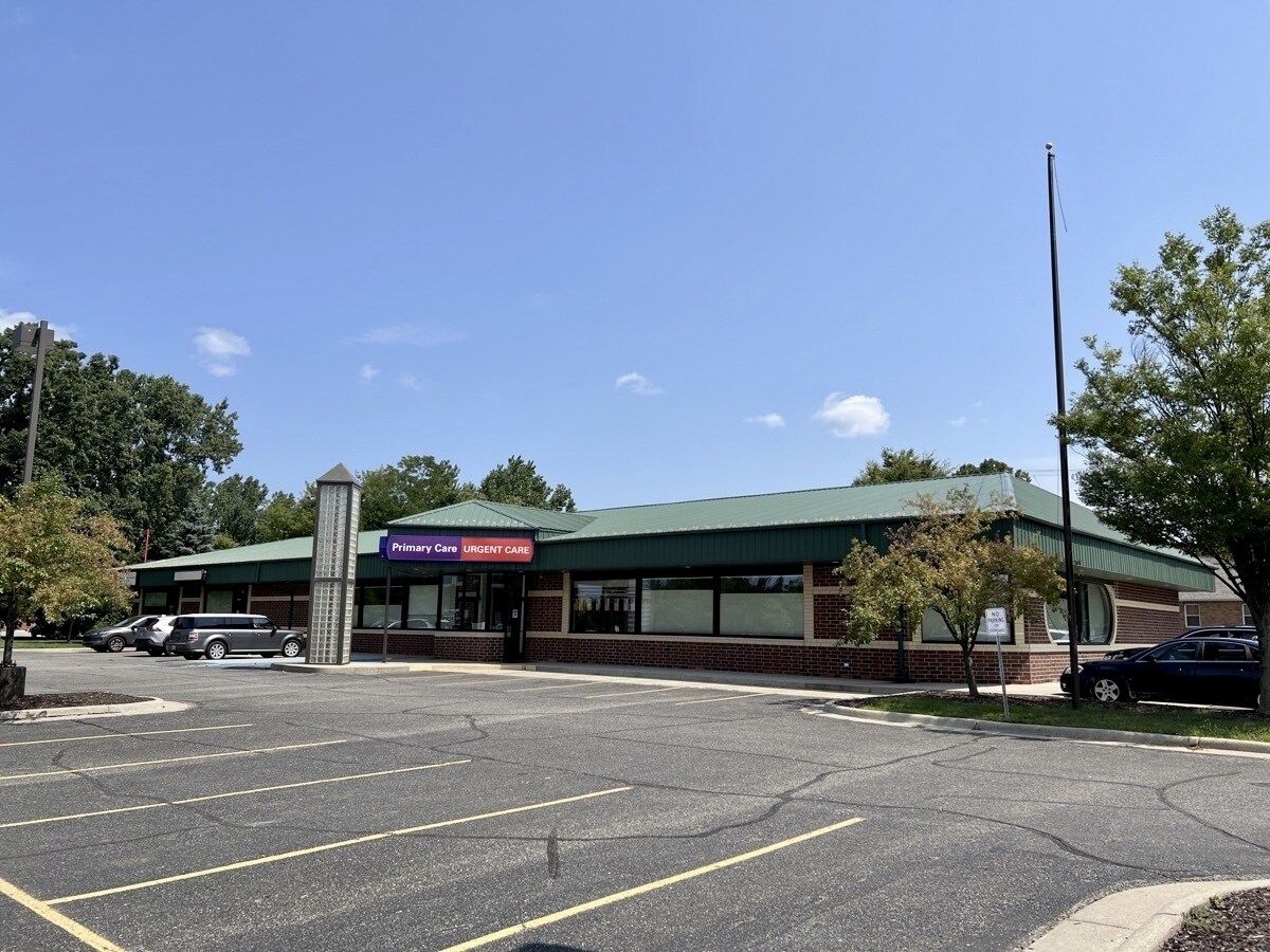 23200 Pontiac Trl S, South Lyon, MI for lease Building Photo- Image 1 of 6
