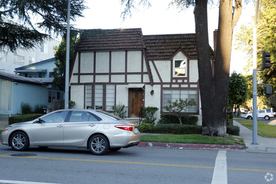 4323-4329 Van Nuys Blvd, Sherman Oaks, CA for sale - Primary Photo - Image 1 of 8