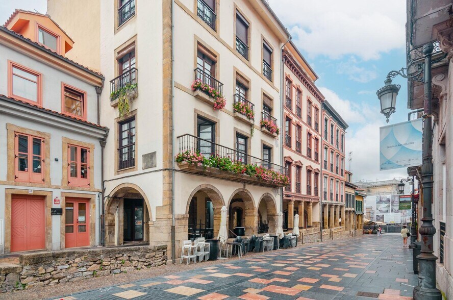 Calle Galiana, 12, Avilés, Asturias à vendre - Photo du bâtiment - Image 2 de 27