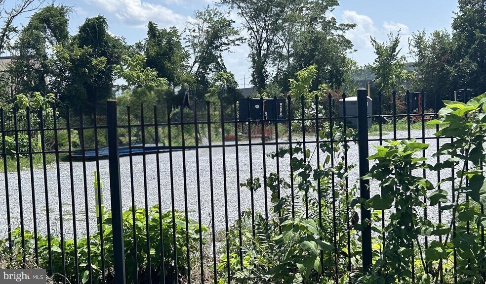 2405 Douglas Street, NE, Washington, DC à louer - Photo du bâtiment - Image 2 de 7