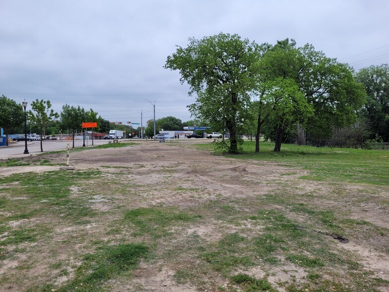 Byron Nelson Pky & N Oak St, Roanoke, TX à vendre - Photo du bâtiment - Image 3 de 5