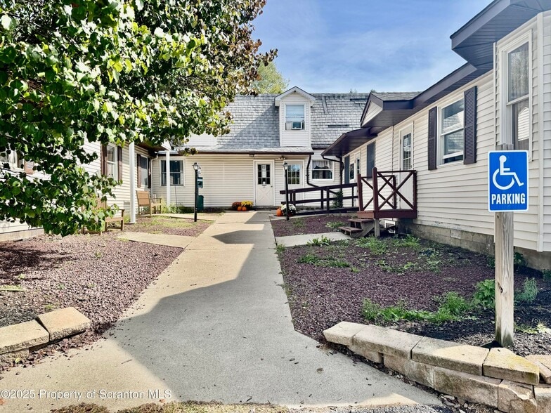 1324 Justus Blvd, Clarks Summit, PA for lease - Building Photo - Image 3 of 7