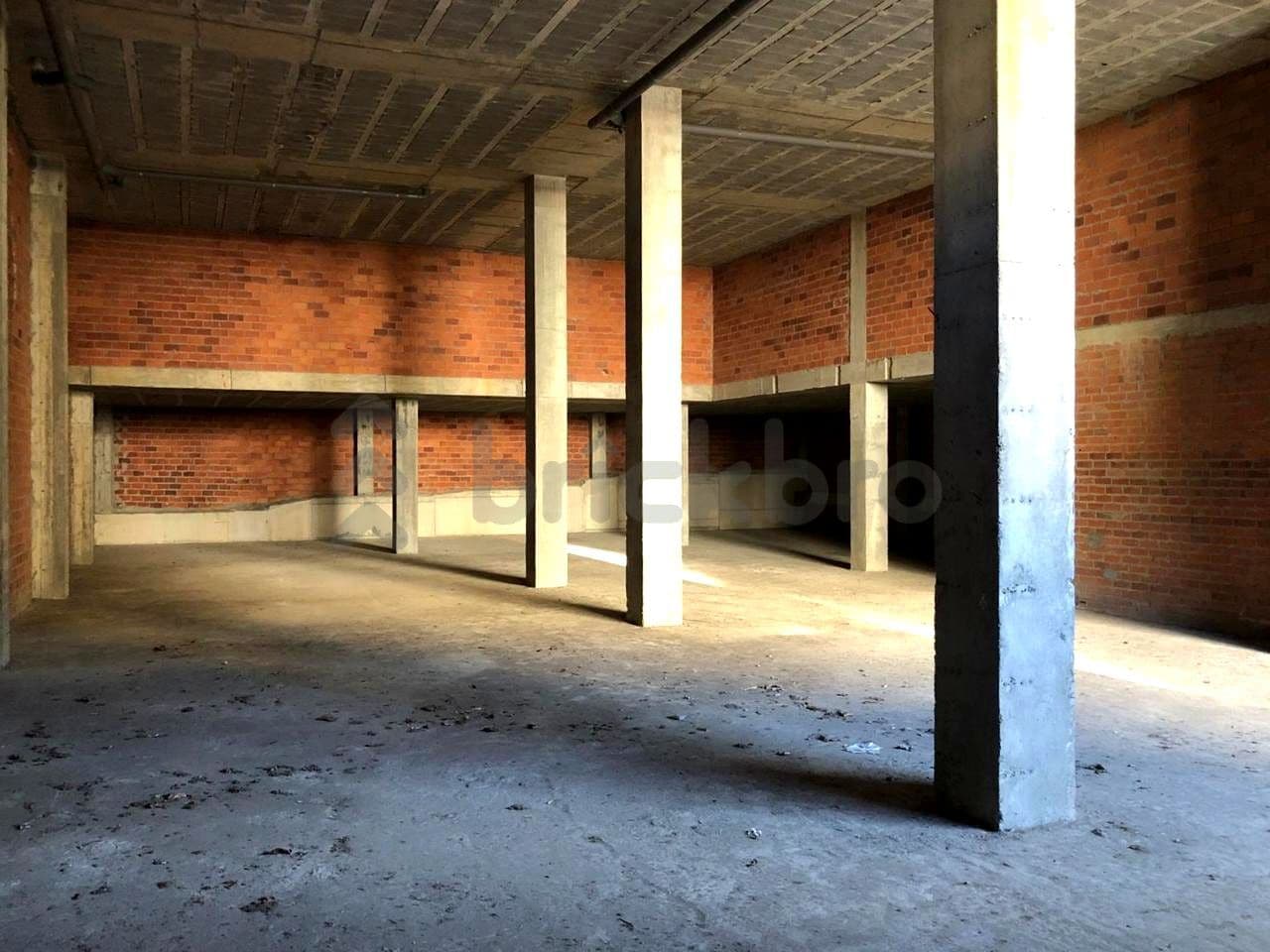 Retail in Narón, La Coruna for lease Interior Photo- Image 1 of 4