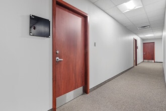 411 Roosevelt Ave, Ottawa, ON for lease Interior Photo- Image 2 of 33