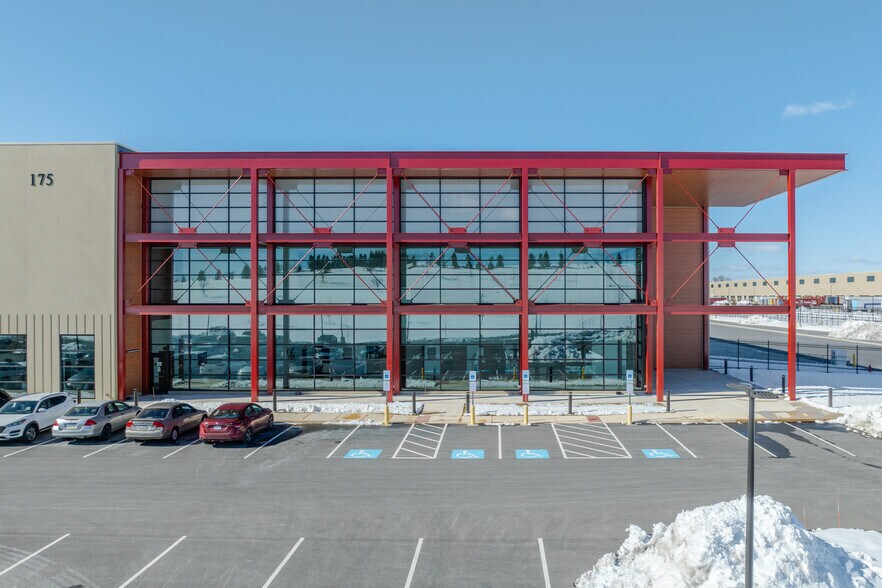 175 Cesanek Rd, Northampton, PA à louer - Photo du bâtiment - Image 3 de 17