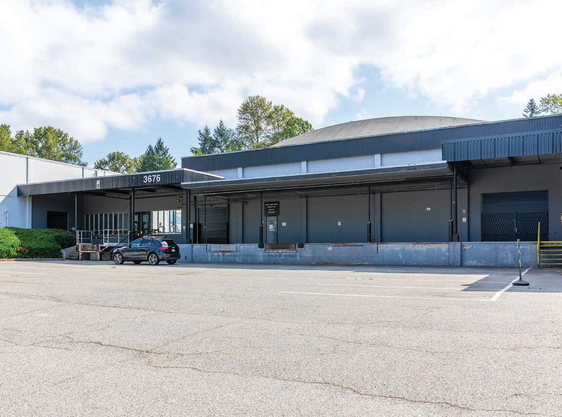 3676 Bainbridge Ave, Burnaby, BC à louer Photo du bâtiment- Image 1 de 10