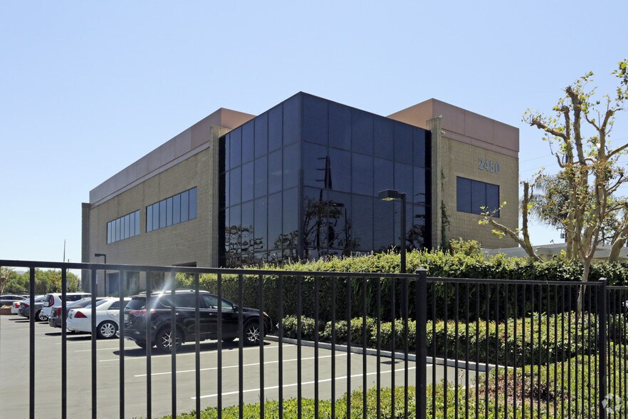 2450 Tapo St, Simi Valley, CA for sale - Building Photo - Image 3 of 8