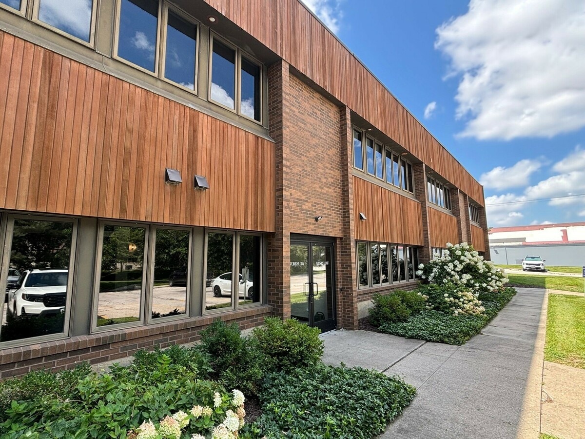 7177 Hickman Rd, Urbandale, IA 50322 - Unité 9 - - Photo intérieure - Image 1 of 15