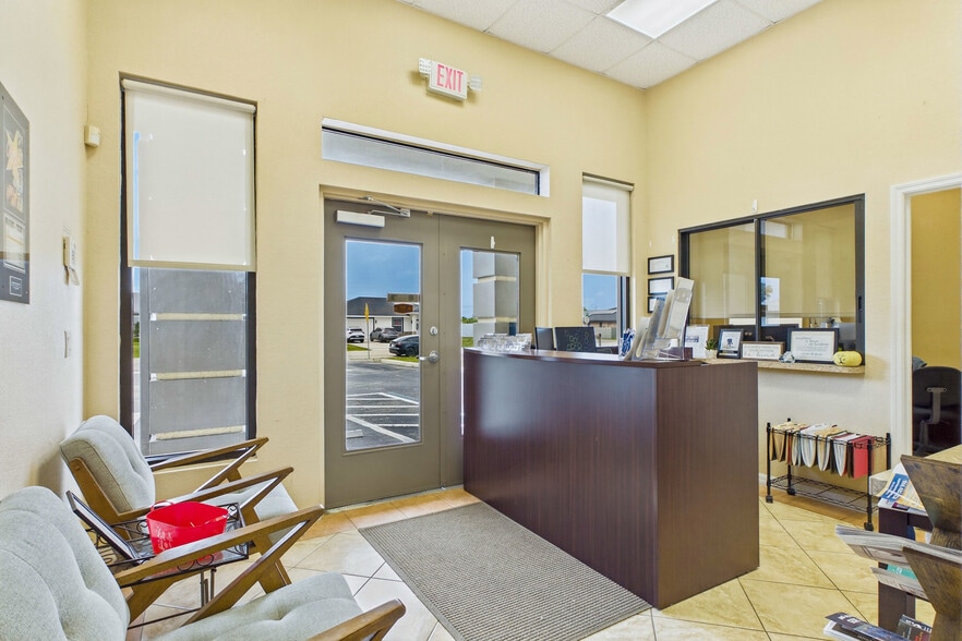 1010 NE 9th St, Cape Coral, FL for sale - Building Photo - Image 2 of 58