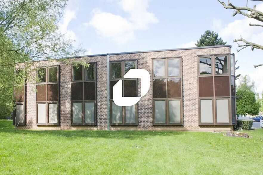 Office in Croissy-Beaubourg for lease - Building Photo - Image 1 of 7