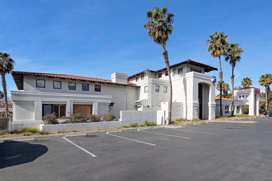 755 Raintree Dr, Carlsbad, CA à vendre - Photo du bâtiment - Image 3 de 9