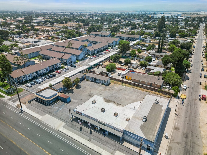 25899 E Base Line St, Highland, CA à vendre - Photo du bâtiment - Image 3 de 12