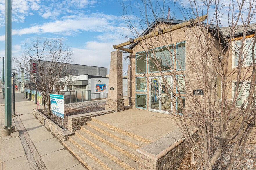 10521 124 St, Edmonton, AB à louer - Photo du bâtiment - Image 2 de 4