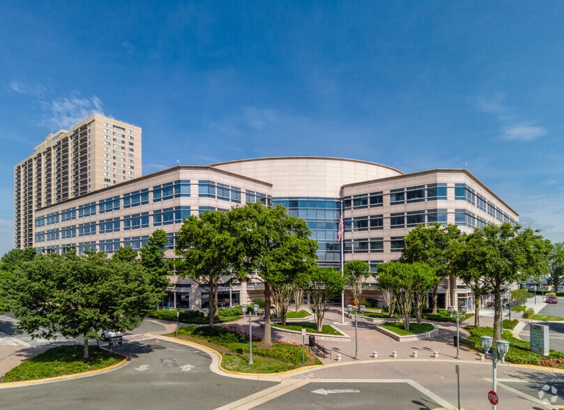 5275 Leesburg Pike, Falls Church, VA for lease - Primary Photo - Image 1 of 12