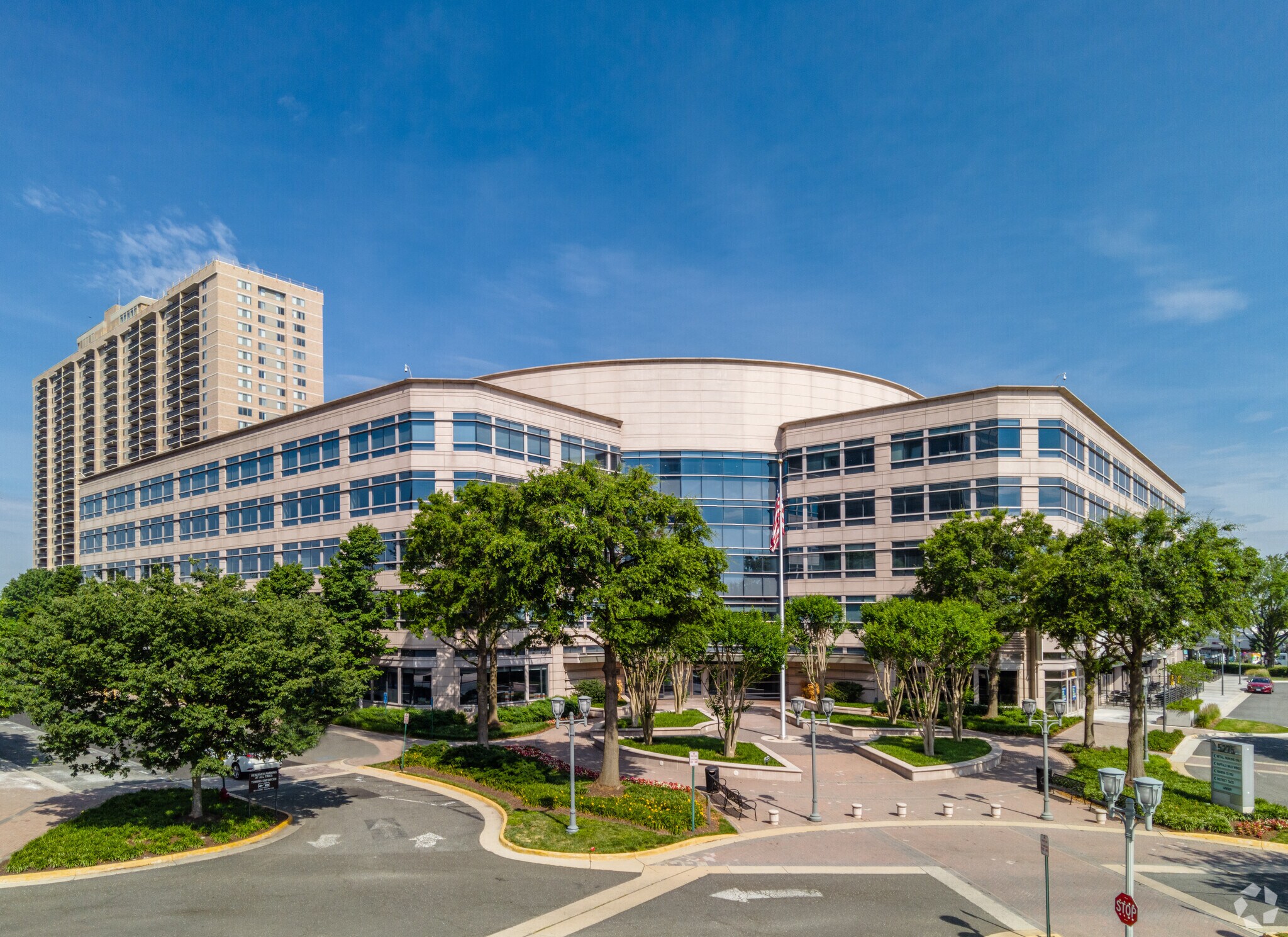 5275 Leesburg Pike, Falls Church, VA à louer Photo principale- Image 1 de 13