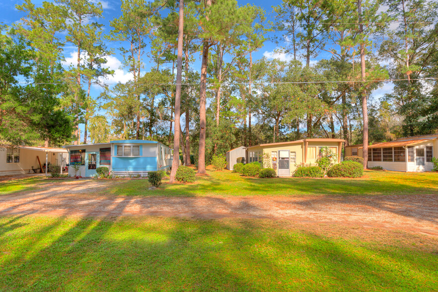 1927 Alice Dr, Astor, FL for sale - Building Photo - Image 1 of 1