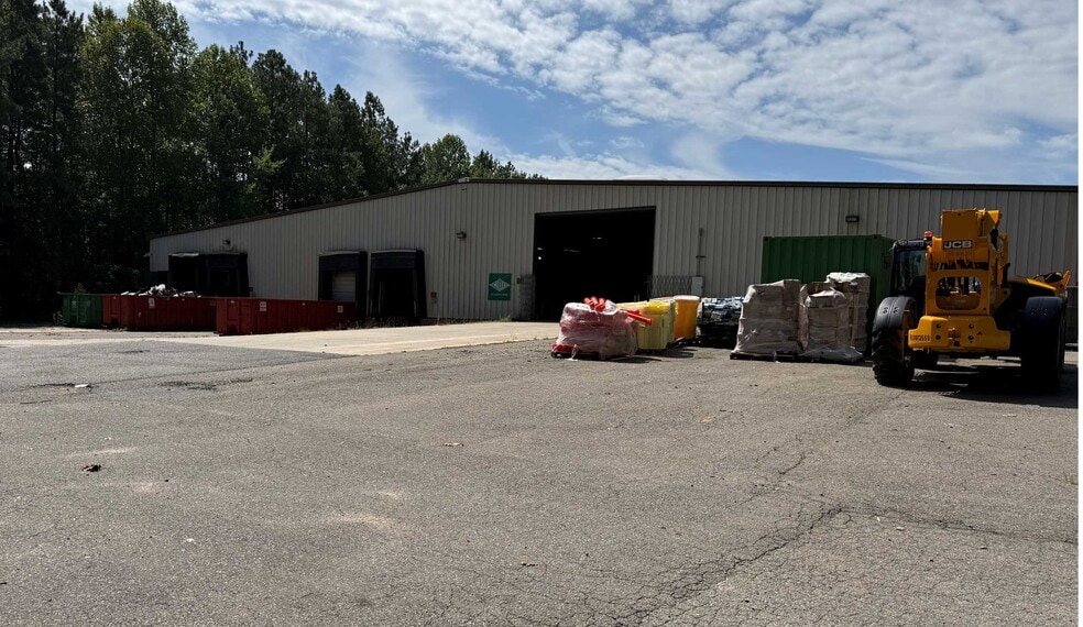 125 Roxbury Industrial Ctr, Charles City, VA for lease - Building Photo - Image 2 of 9