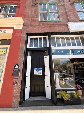 Plus de détails pour 203-207 S College St, Waxahachie, TX - Bureau/Commerce de détail à louer