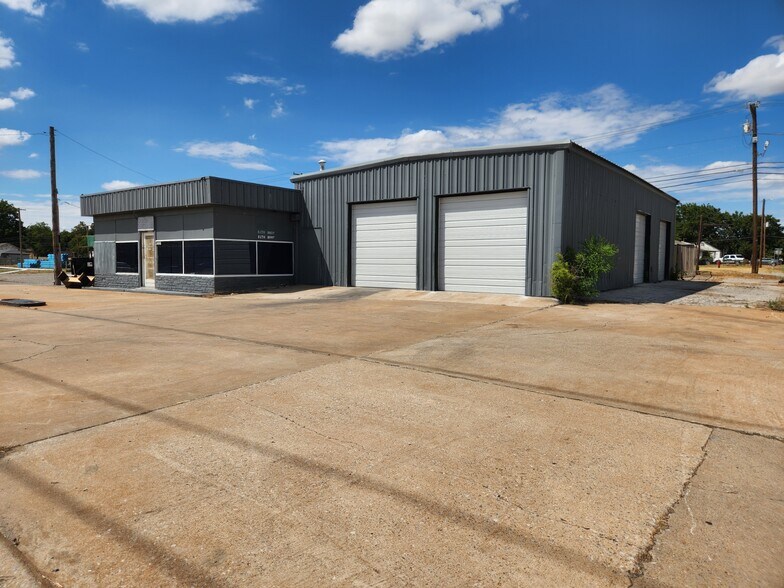 1301 NW Cache Rd, Lawton, OK à louer - Photo du bâtiment - Image 2 de 24
