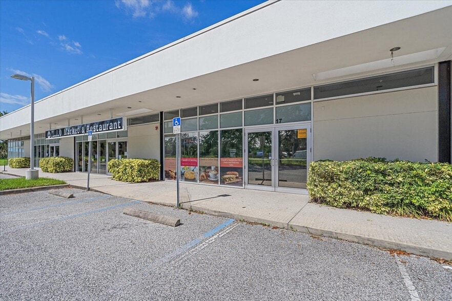 15 S Beneva Rd, Sarasota, FL for lease - Building Photo - Image 3 of 8