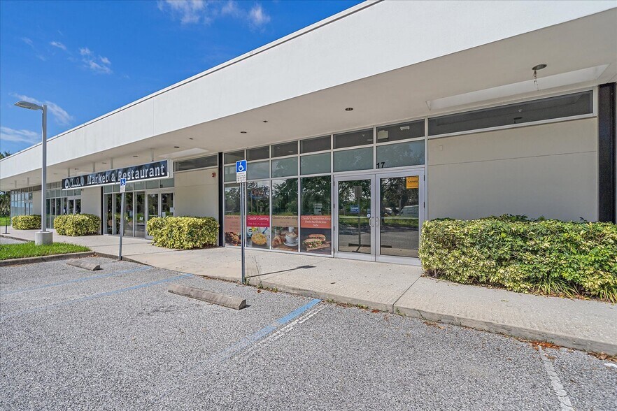 15 S Beneva Rd, Sarasota, FL à louer - Photo du bâtiment - Image 3 de 8