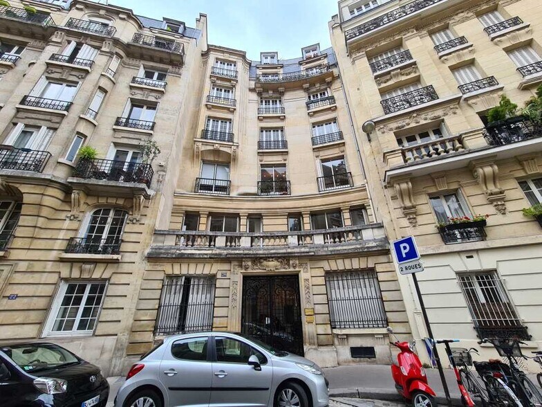 20 Rue Eugène Manuel, Paris for lease - Building Photo - Image 2 of 8