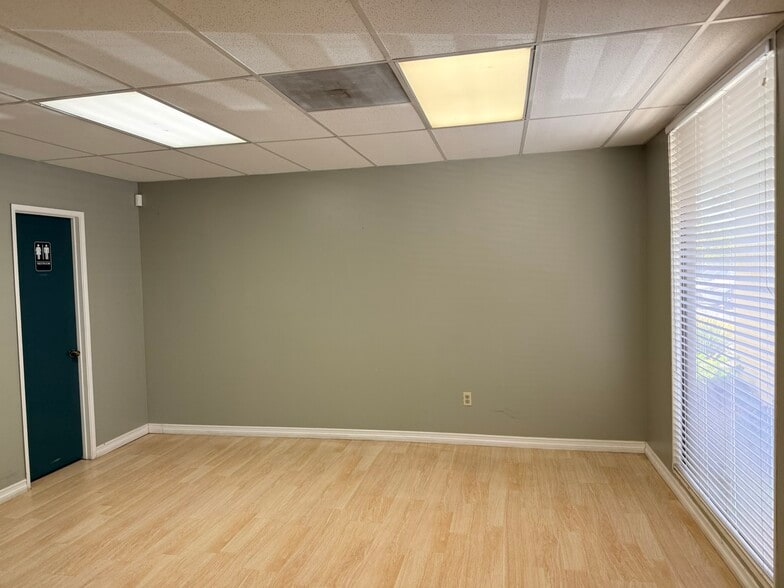 9655 Monte Vista Ave, Montclair, CA for lease - Building Photo - Image 3 of 8