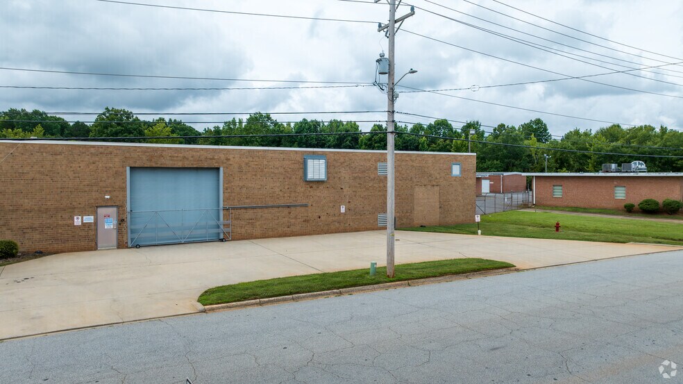 615 Industrial Ave, Salisbury, NC à louer - Photo du bâtiment - Image 3 de 6