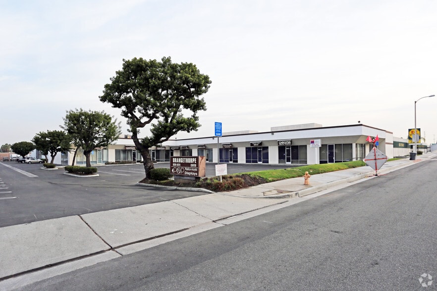 8201 Orangethorpe Ave, Buena Park, CA for lease - Building Photo - Image 3 of 6