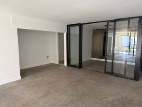 7801 Melrose Ave, Los Angeles, CA à louer Photo intérieure- Image 2 de 2