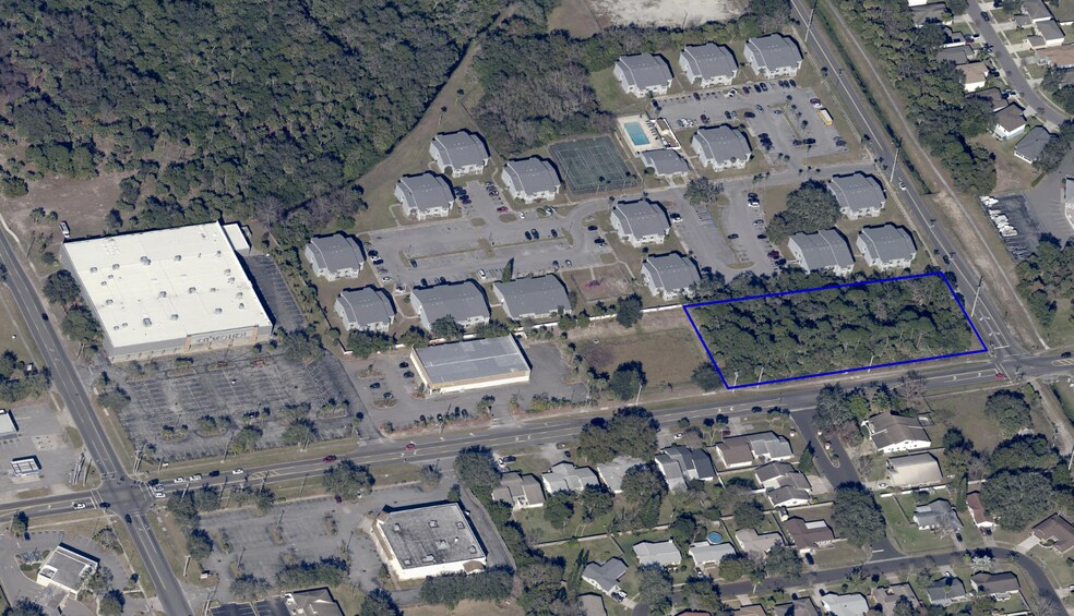 Harrison St, Titusville, FL à vendre - Photo du bâtiment - Image 2 de 3