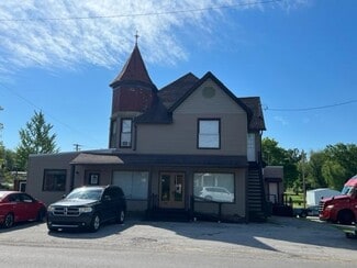 Plus de détails pour 105 Center Ave, Dickson, TN - Commerce de détail à vendre