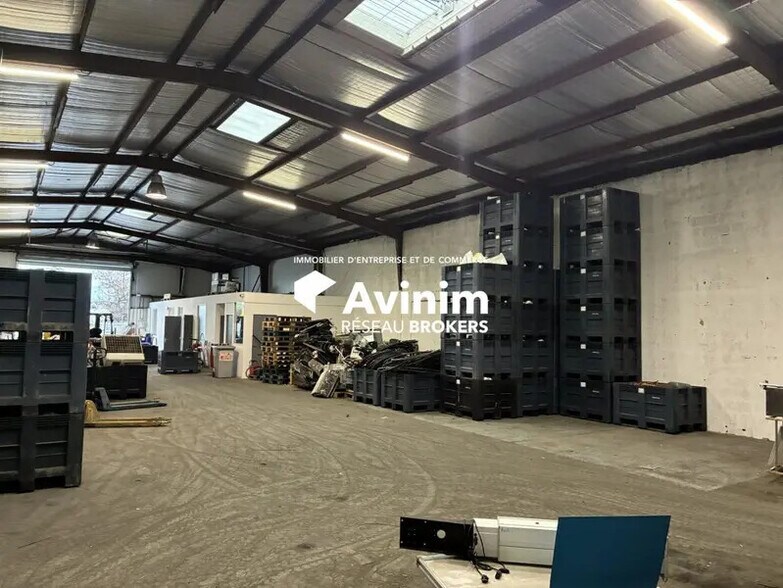 Industrial in Vitrolles for lease - Interior Photo - Image 2 of 7