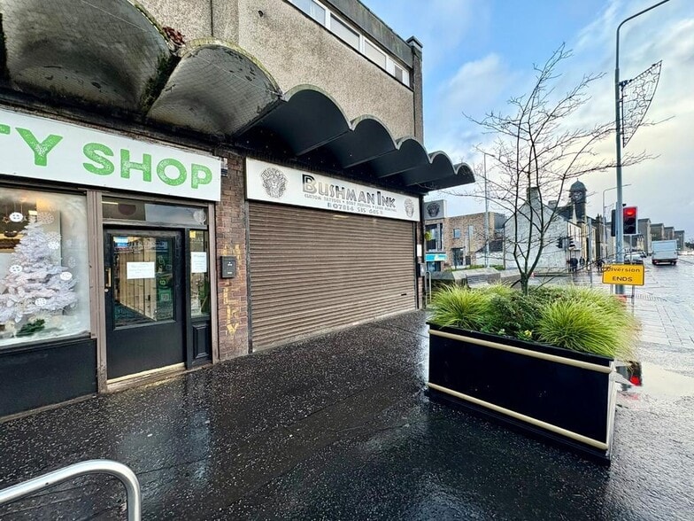 4-12 West Main Street portfolio of 2 properties for sale on LoopNet.ca - Building Photo - Image 3 of 11