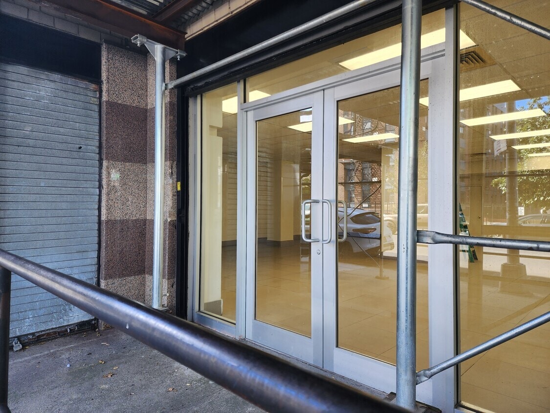 272 Marcus Garvey Blvd, Brooklyn, NY for lease Primary Photo- Image 1 of 12