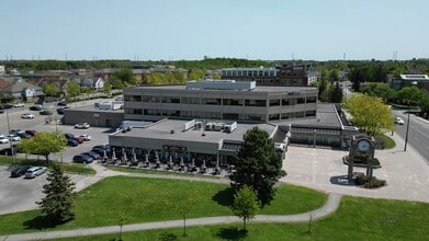 117 Centrepointe Dr, Ottawa, ON à louer - Vidéo sur l’inscription commerciale 