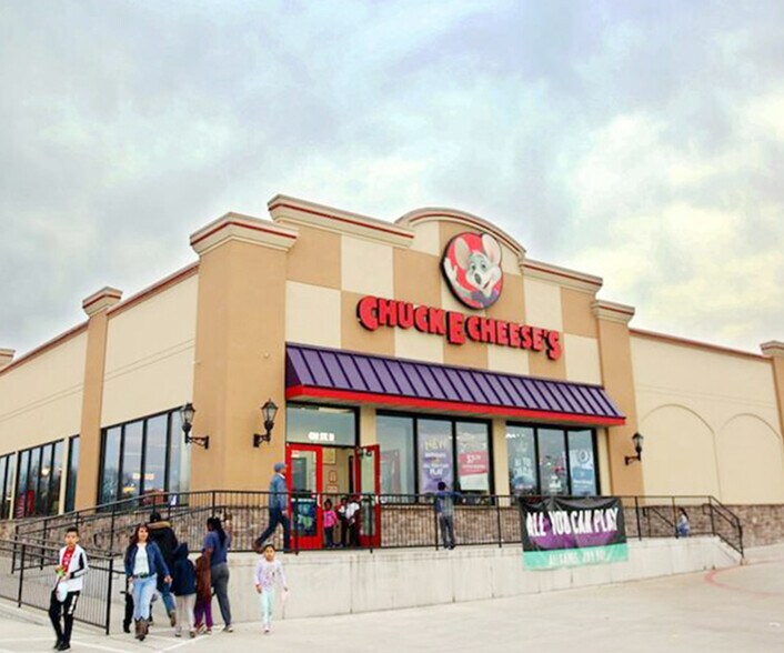 4200 South Fwy, Fort Worth, TX à louer - Photo du bâtiment - Image 2 de 5