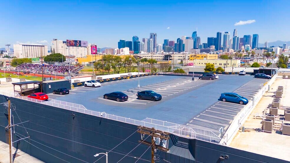 2250 Maple Ave, Los Angeles, CA à vendre - Photo du bâtiment - Image 3 de 26