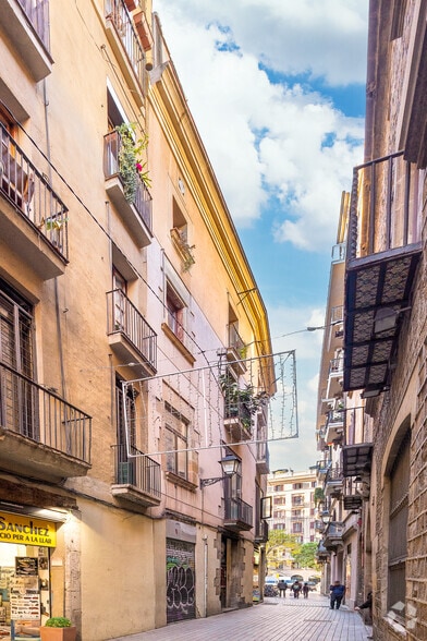 Retail in Barcelona, Barcelona for lease - Primary Photo - Image 1 of 1