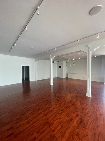 424 38th St, Oakland, CA for lease - Interior Photo - Image 3 of 6