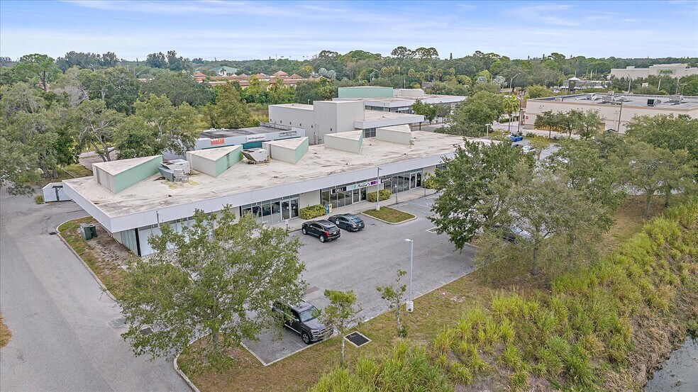 15 S Beneva Rd, Sarasota, FL à louer - Photo du bâtiment - Image 3 de 20