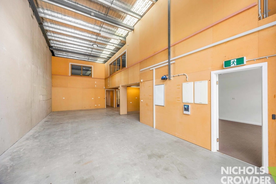 73 Tulip Street, Cheltenham for sale - Interior Photo - Image 3 of 19