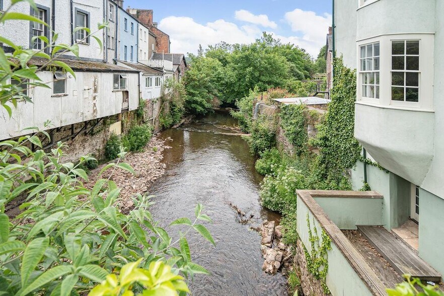 10 Priory Hl, Brecon à vendre - Photo du bâtiment - Image 2 de 23