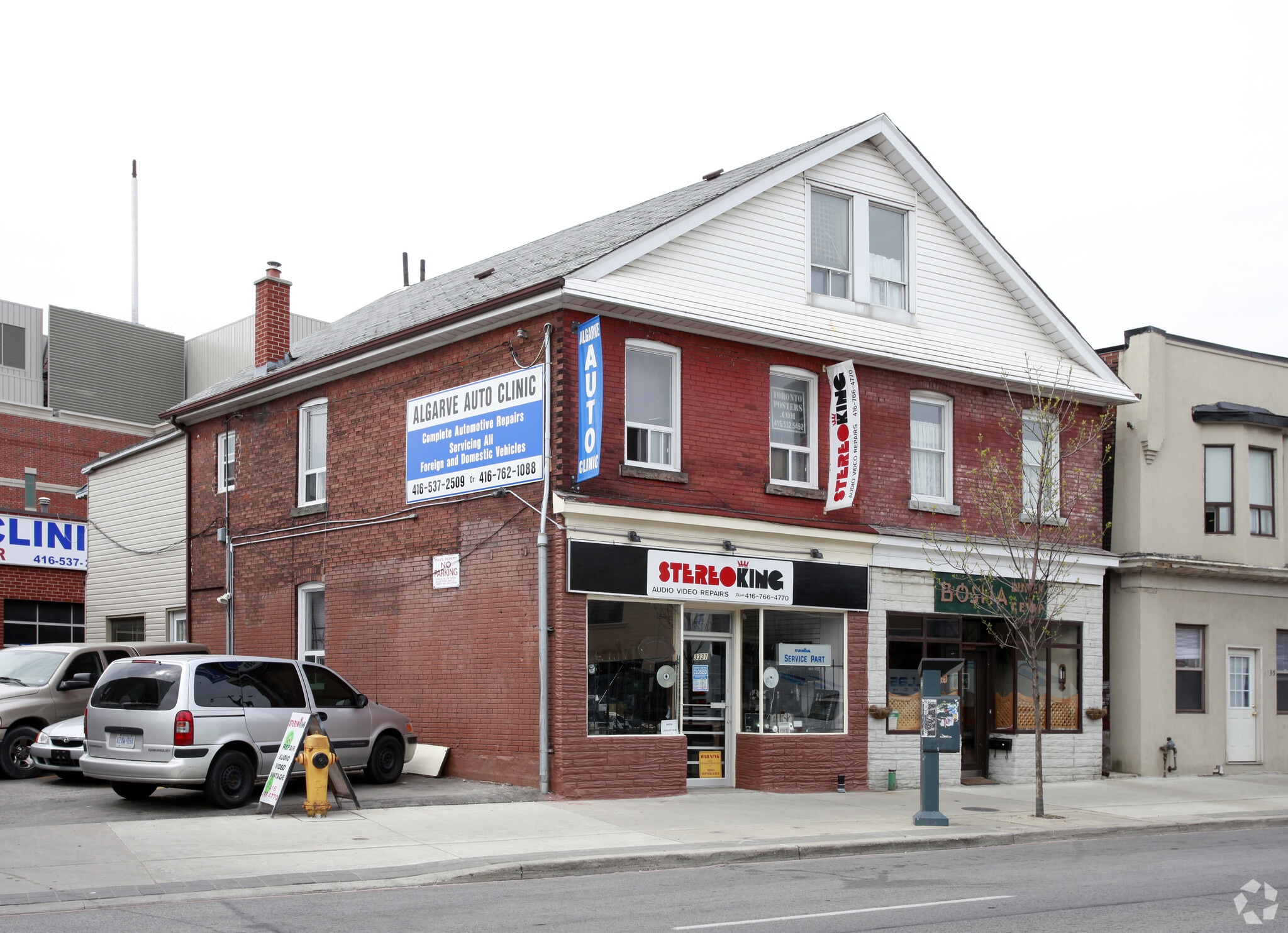 3331-3333 Dundas St, Toronto, ON à louer Photo principale- Image 1 de 3