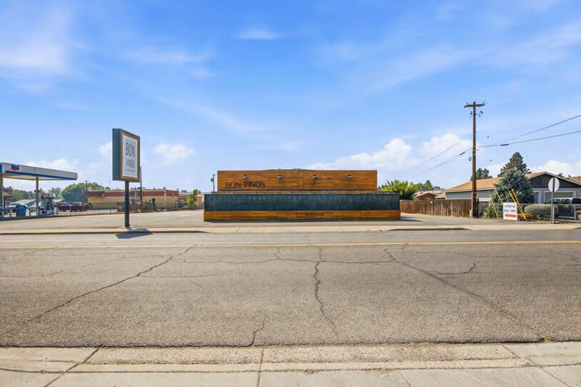 122 N 16th St, Sunnyside, WA for sale - Building Photo - Image 2 of 12