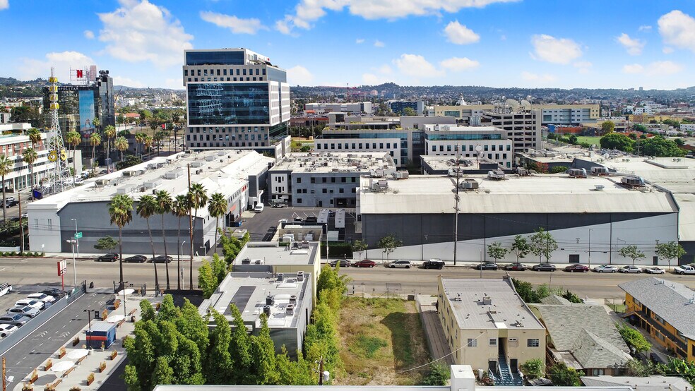 1449 N Bronson Ave, Los Angeles, CA à vendre - Photo du bâtiment - Image 3 de 9