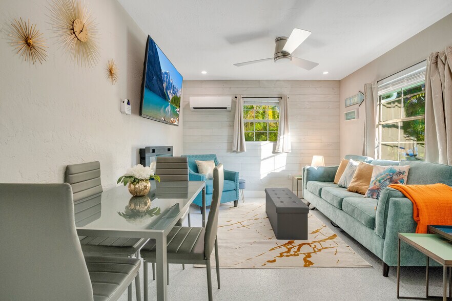 571 Saint Judes Dr, Longboat Key, FL à vendre - Photo du bâtiment - Image 1 de 6